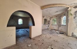 Casa individuala renovabila, de vanzare, cu 5 camere, 5000 mp teren, zona Plopi