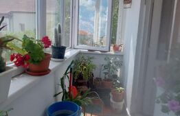 Apartament de vanzare, cu 3 camere, etaj 4, zona Girocului 