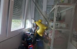 Apartament de vanzare, cu 3 camere, etaj 4, zona Girocului 