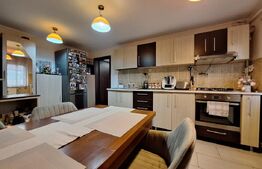 Apartament de vanzare, cu 2 camere, spatios, zona Aradului