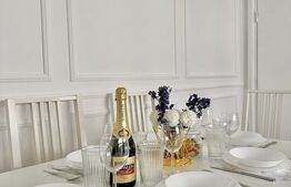 Apartament deosebit cu 3 camere, etaj 3/5, Zona Spitalul Judetean