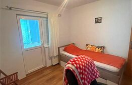 Apartament cu 3 camere, decomandat, zona Lipovei