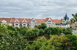 Apartament 2 camere cu vedere spre Bega – oportunitate de investiție/ renovare