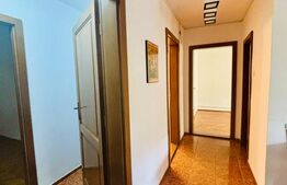 Apartament cu 4 camere, decomandat, cu garaj, zona Medicina 