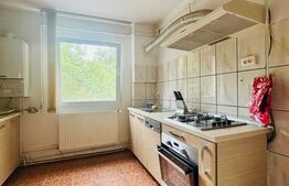 Apartament cu 4 camere, decomandat, cu garaj, zona Medicina 