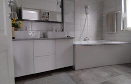 Duplex modern cu 3 dormitoare, terasă și curte – Ghiroda