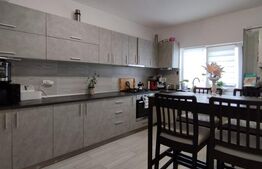 Duplex modern cu 3 dormitoare, terasă și curte – Ghiroda