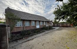 Casa 4 camere cu teren de 3892 mp