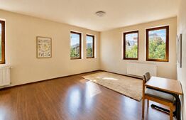 Casa Individuală cu 5 camere, 277 mp utili, 987 mp teren, zona Torontalului