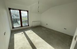 Casă cu 3 camere în Dumbrăvița