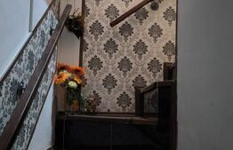 Casa,6 camere ,curte comuna in zona buna