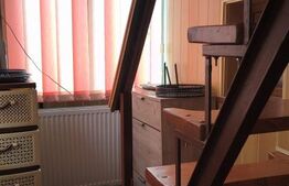 Casa,6 camere ,curte comuna in zona buna