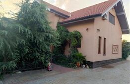 Casa individuala de vanzare Utvin 720mp teren hala de depozitare si 2 garaje