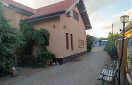 Casa individuala de vanzare Utvin 720mp teren hala de depozitare si 2 garaje