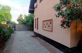 Casa individuala de vanzare Utvin 720mp teren hala de depozitare si 2 garaje