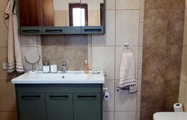 EXCLUSIVITATE ,  Casa 200 mp, teren 700 mp, vatra veche Remetea Mare