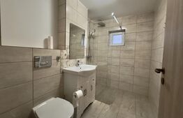 Apartament cu 3 camere, 64 mp utili, zona Lunei