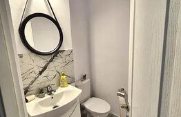 Apartament cu 3 camere, decomandat, etaj 1