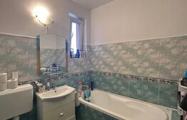 Vand apartament in cartier de case