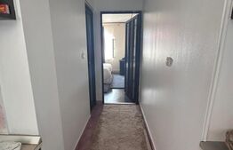 Vand apartament in cartier de case