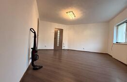  Apartament spațios cu 4 camere, 2 băi și cămară, zona Lipovei