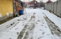 Casa de vanzare, 40 mp, zona Plopi 