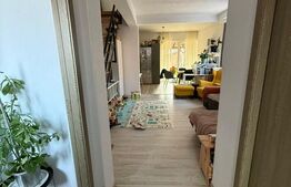 Triplex de vanzare Utvin 85mp 4 camere 2 bai 270mp teren