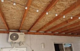 Vand casa la Poalele Viilor 