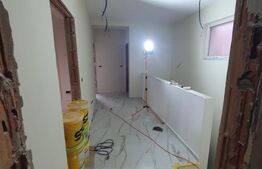 Duplex modern despartit prin bucatarie si camara 