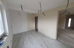 Duplex modern despartit prin bucatarie si camara 