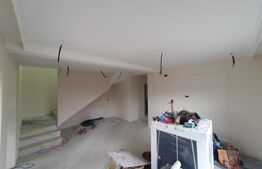 Duplex modern despartit prin bucatarie si camara 