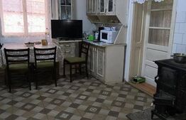 Vand casa la Nadrag zona linistita foarte aproape de centru