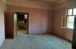 Vand casa ce necesita revonare la Zgribesti nr 100 strada Principala 1 hectar