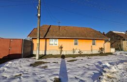 Vand casa in Rachita str. principala 