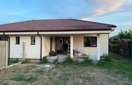 Duplex parter 3 camere 72 mp, terasă 15mp curte 310 mp, Mosnita Noua