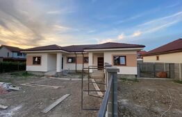 Duplex parter 3 camere 72 mp, terasă 15mp curte 310 mp, Mosnita Noua