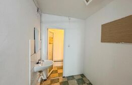 Spațiu Ultracentral | Vizibilitate excelentă | Vitrină 10 ml 