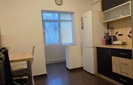 Apartament 3 camere, Decomandat, zona Soarelui