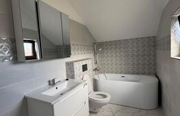 Casa Indivuala de vanzare-5 camere-4 bai-toate utilitatile.