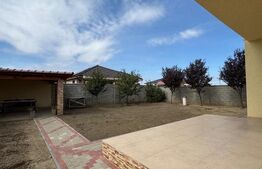 Casa Indivuala de vanzare-5 camere-4 bai-toate utilitatile.