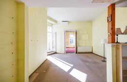 Cladire istorica, 175mp-5 camere, etaj 1,  1538Euro/ mp ,  zona Sinaia