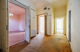 Cladire istorica, 175mp-5 camere, etaj 1,  1538Euro/ mp ,  zona Sinaia