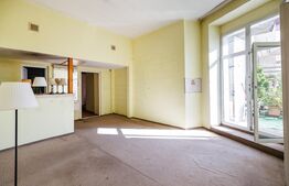 Cladire istorica, 175mp-5 camere, etaj 1,  1538Euro/ mp ,  zona Sinaia