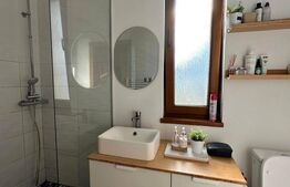 Casă individuală mobilată în stil scandinav, curte amenajată, 135 mp