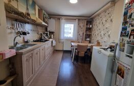 Apartament 3 camere, 65 mp, zona Lipovei