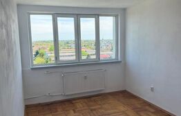 Apartament trei camere, 70 mp, zona Sagului