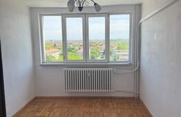 Apartament trei camere, 70 mp, zona Sagului