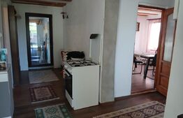 Casă individuală de vânzare în Parța