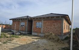Duplex parter zona centrala Mosnita Noua