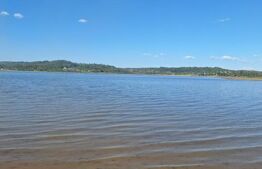 Teren de vânzare 1.600 mp cu deschidere la lac – zona Lacul Surduc